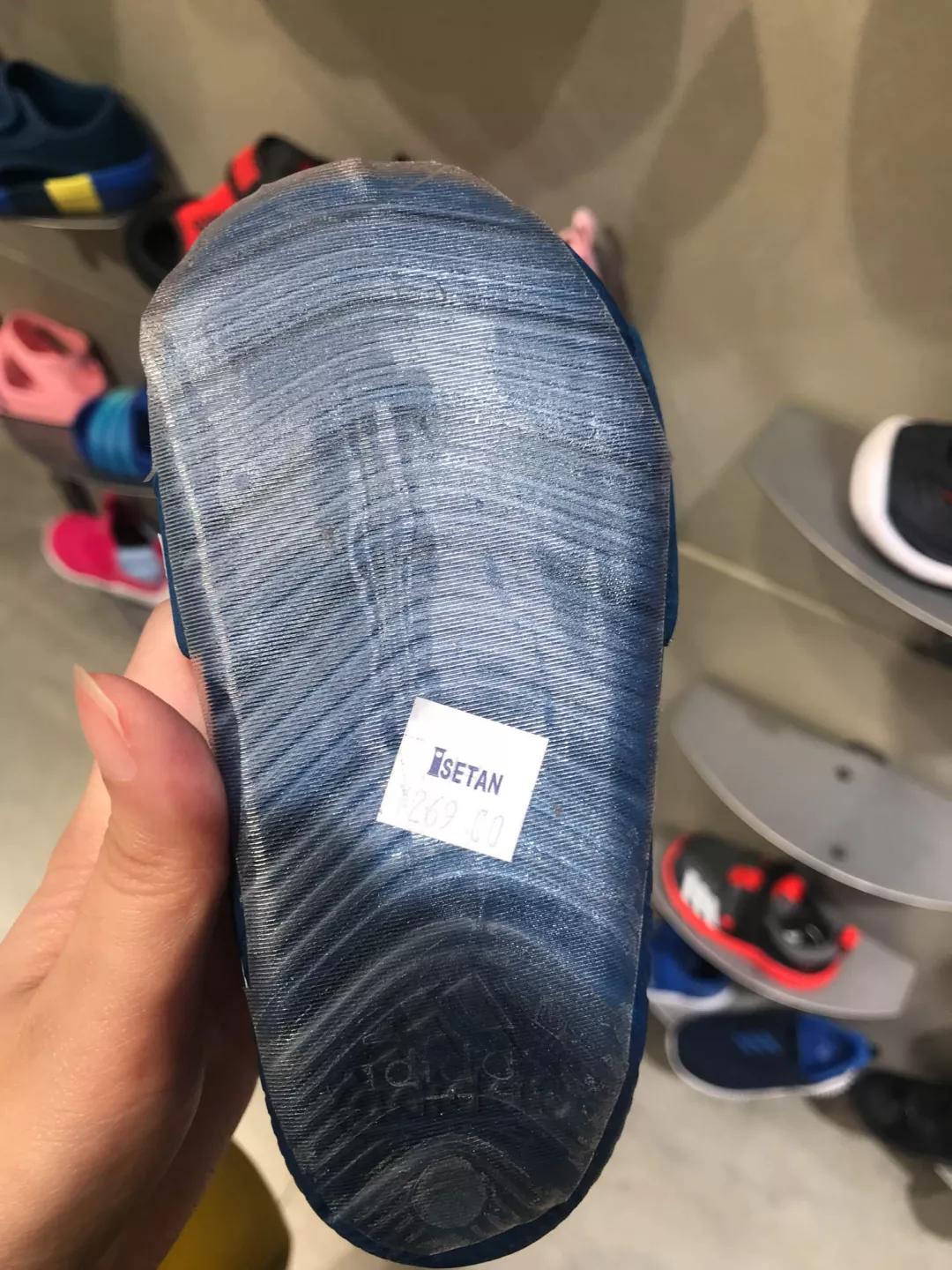 高颜值凉鞋小孩,什么材质的凉鞋鞋底最软