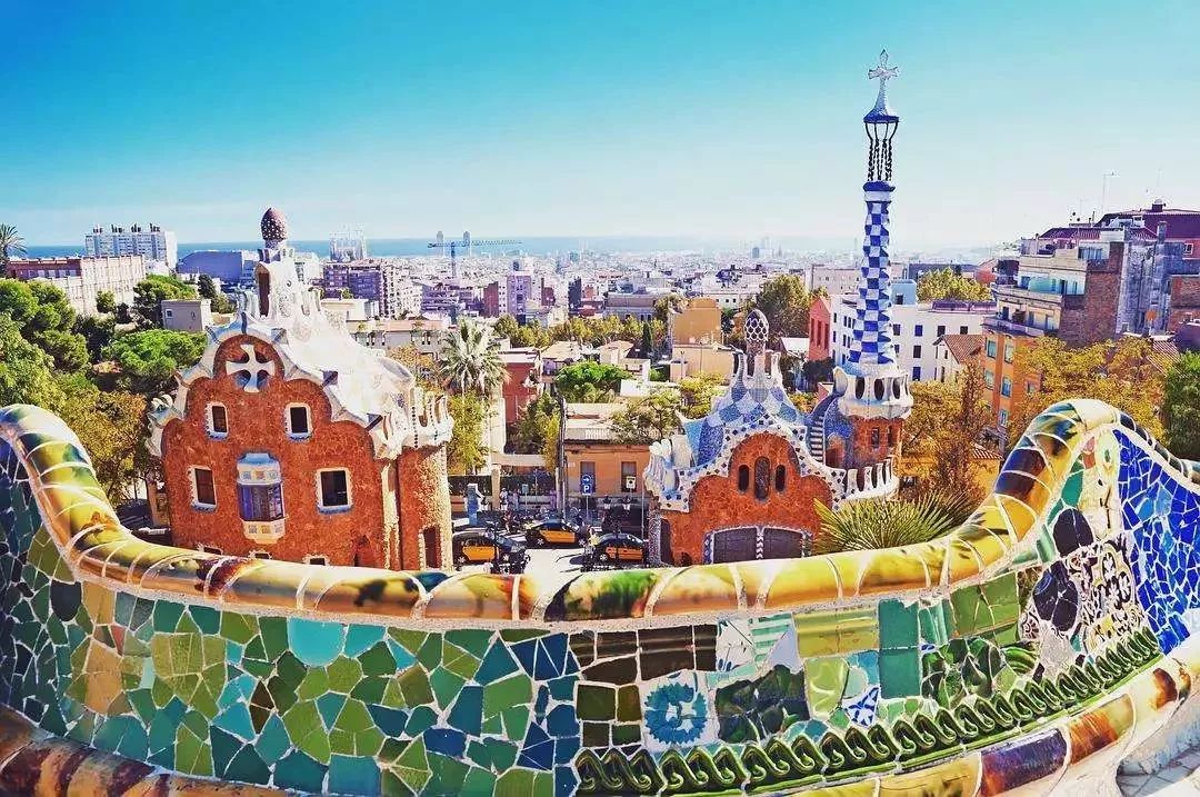 巴塞罗那72小时:住进高迪的幻梦世界
