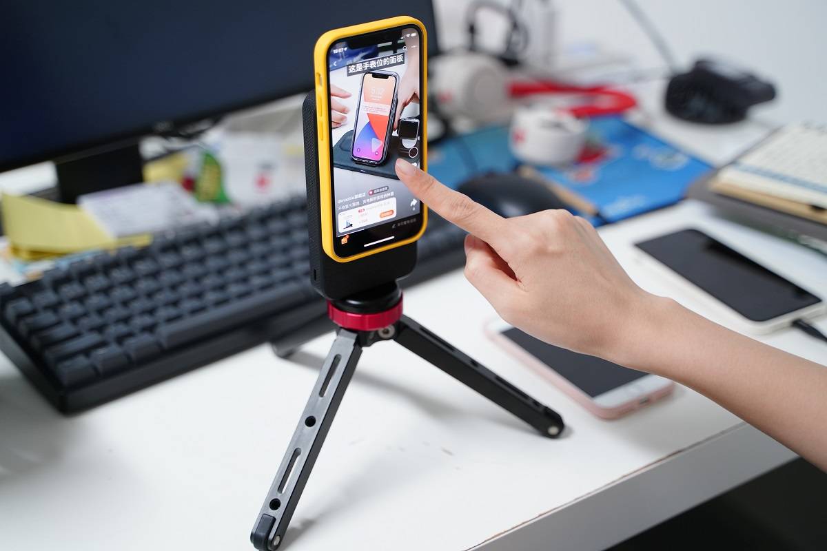 mophiepowerstationwirelessxl评测,苹果对比anker磁吸充电宝