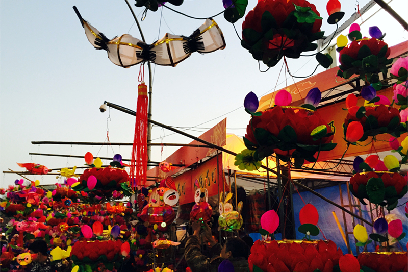 月下说金陵，晨起游南京