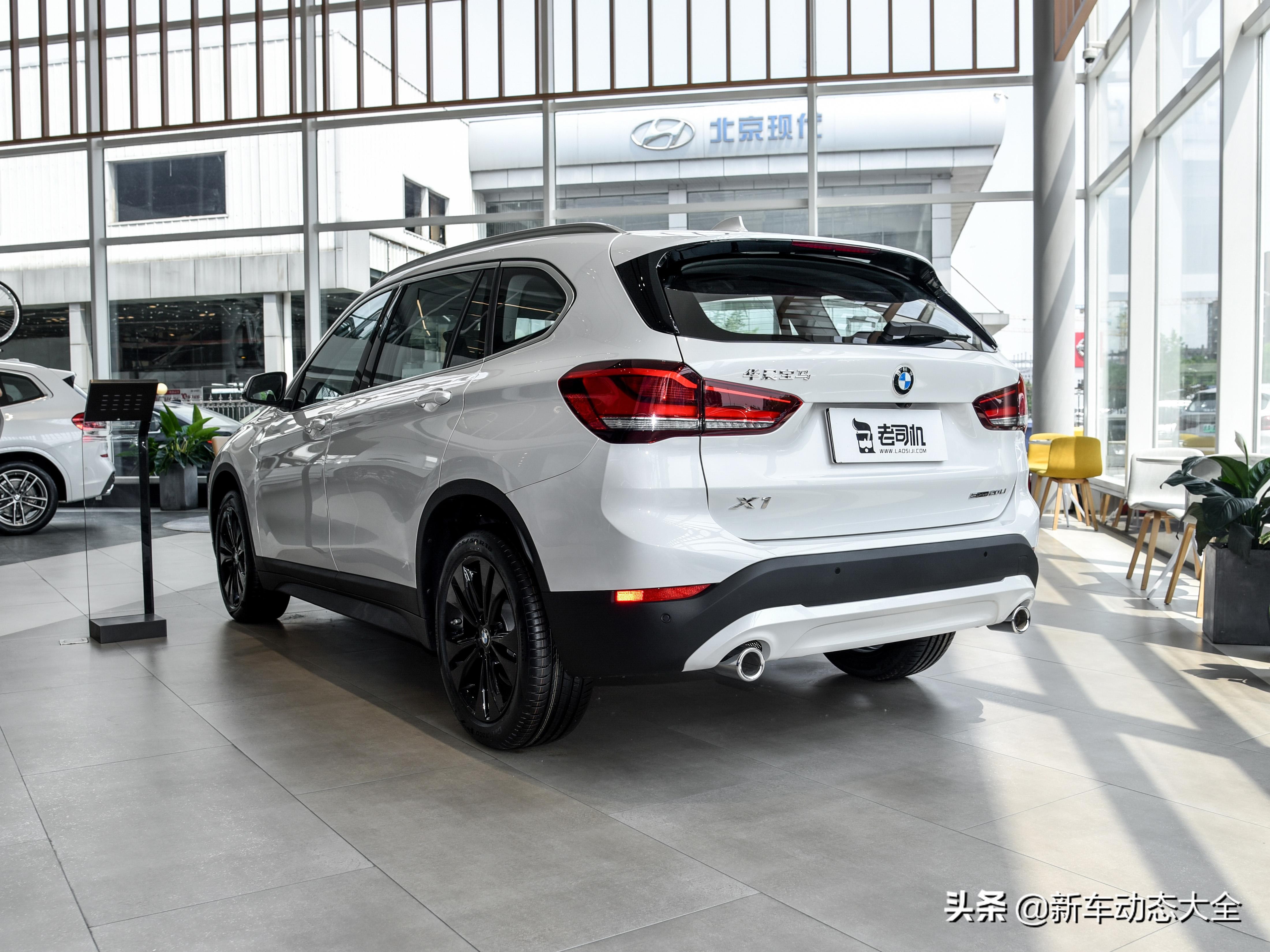 乘客多也能装得下实拍宝马X1