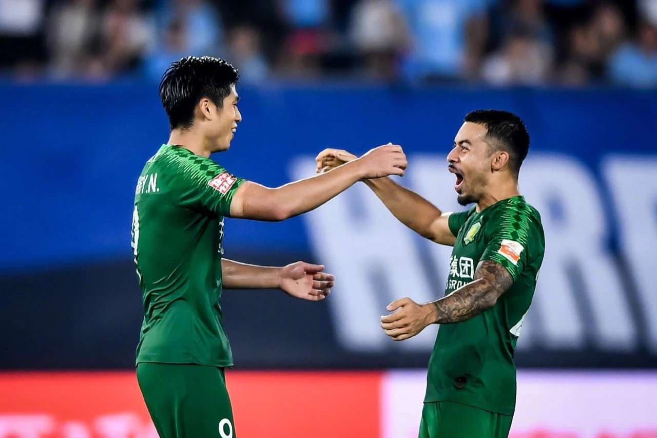 国足头像壁纸,韦世豪张玉宁亚洲杯配合