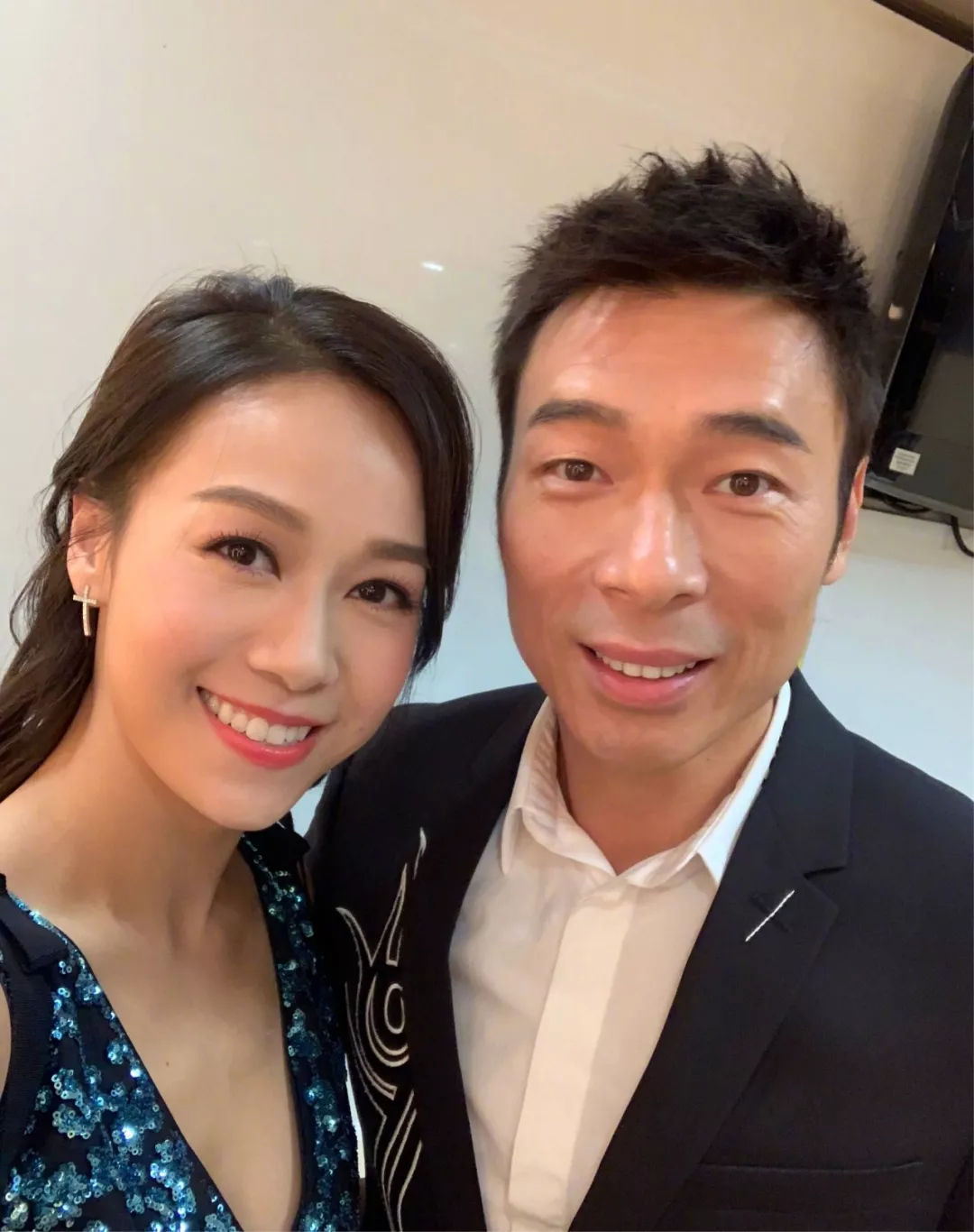 黄心颖许志安回应出轨,黄心颖首谈出轨许志安