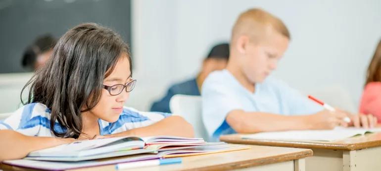 近视不到100度,要戴眼镜吗?达达眼科告诉你