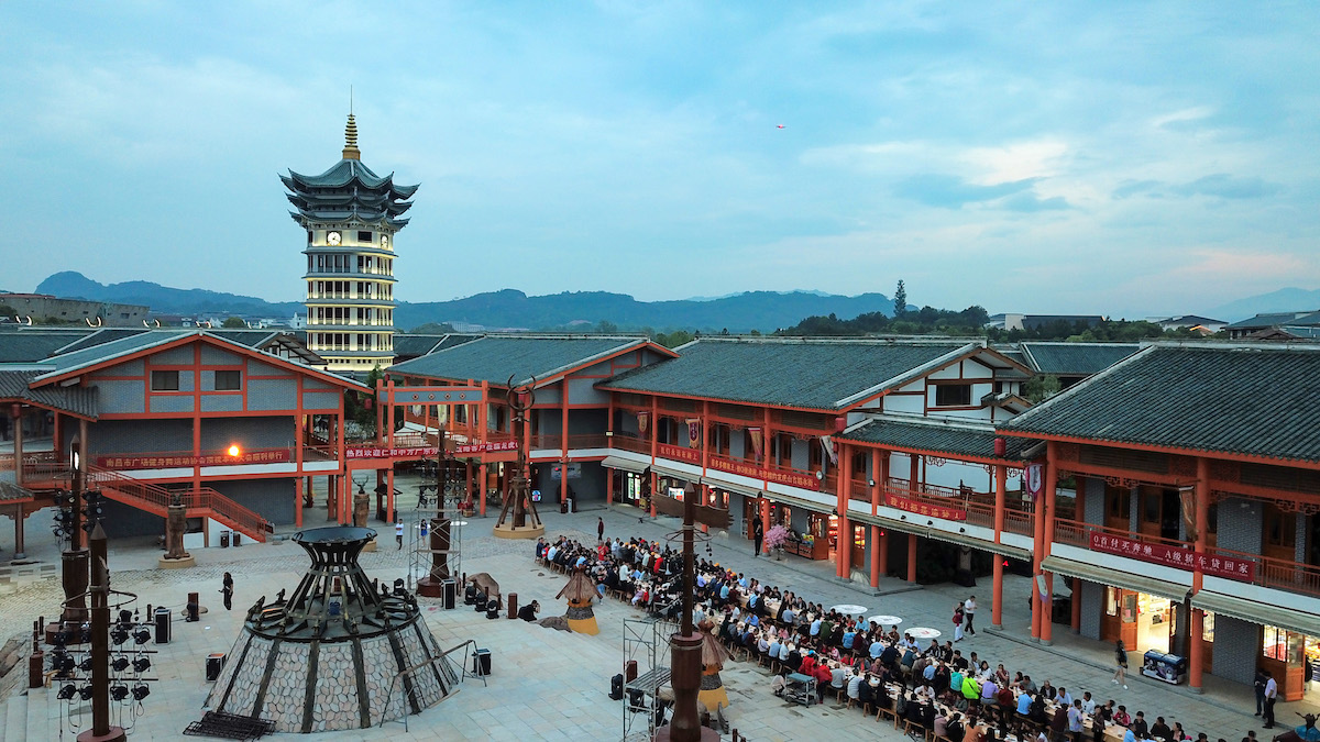 楠嗛┘宸℃父澶滄櫄,楠嗛┘宸℃父