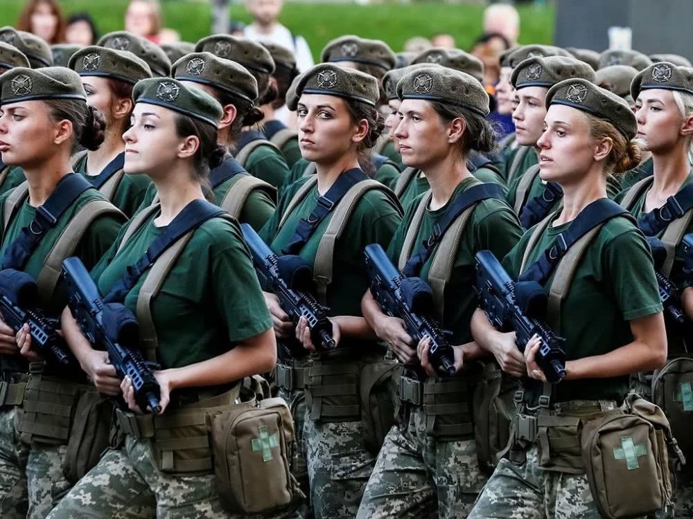 强奸美国女兵、铁球塞进肛门，英国皇家*队军**纪律松弛颜面尽失