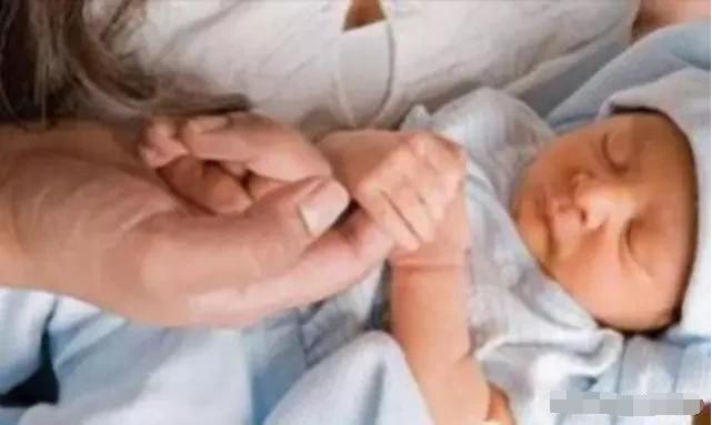 这四种孩子天生智力就高,0-3个月宝宝智商发育