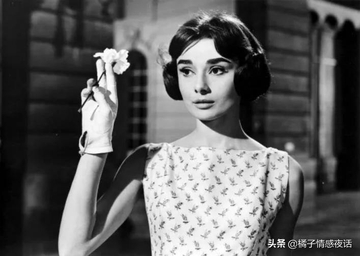 纪梵希有多爱赫本：他明明见过银河，却唯独，偏爱这一颗星星