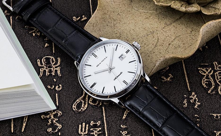 适合老年男士的10款最佳方形手表,男士潮表手表