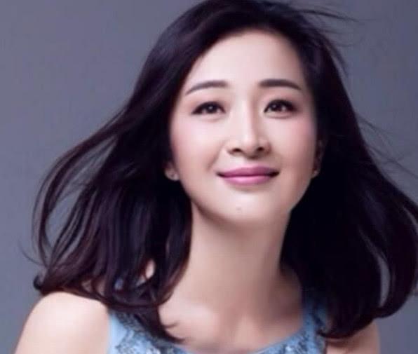 陈道明说他条件不好，前妻说他是凤凰男，张嘉译到底是个怎样的人