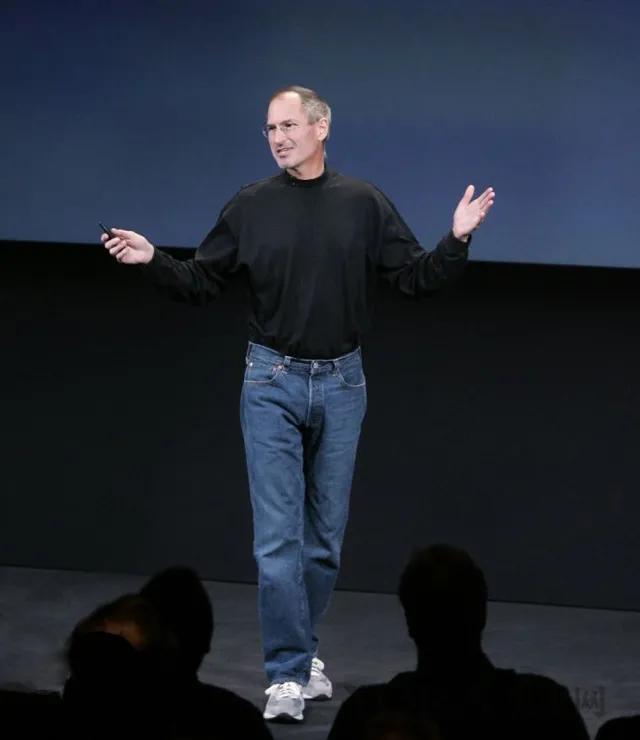 乔布斯五十六岁临终醒悟原文,亿万富翁乔布斯遗言