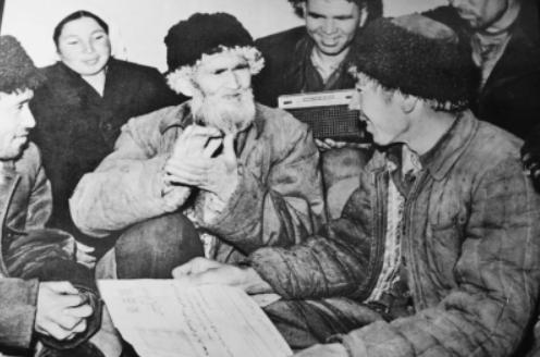 库尔班:想骑驴看望主席,临终遗训:从军报国,重孙女成航母女兵