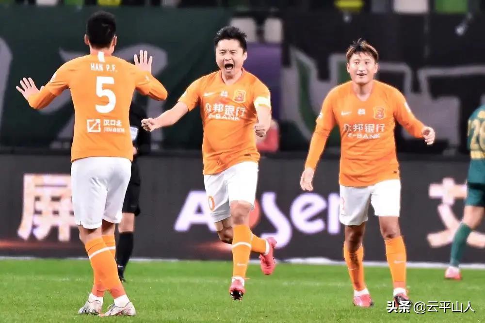 湖北女足获女超冠军,女足登顶亚洲夺冠凯旋归来