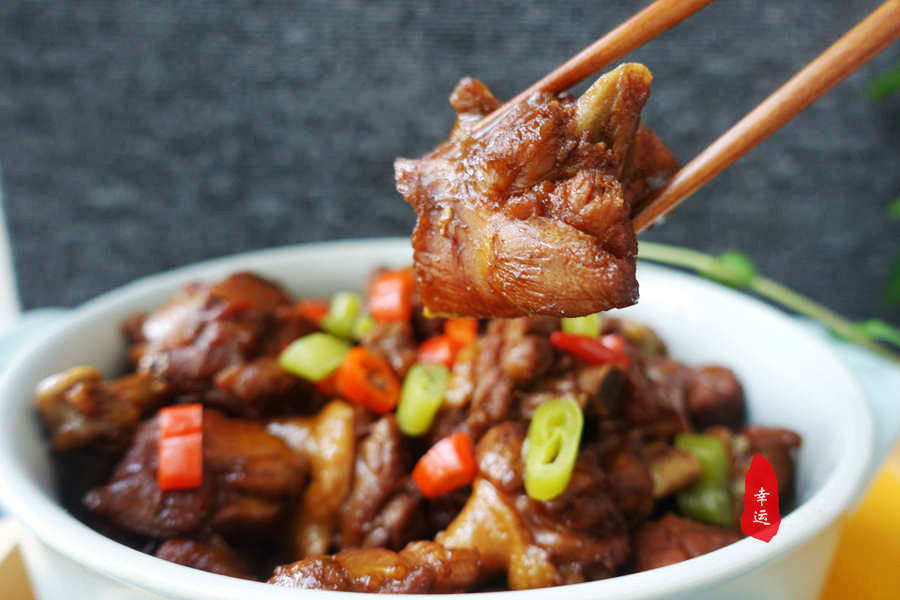 酥脆鸭块,鸭皮酥脆鸭肉鲜嫩