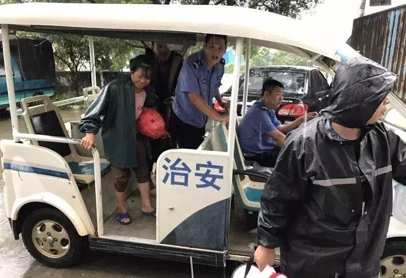 在年岁即将交替的时光里「这一年大岭山都发生了什么大事」