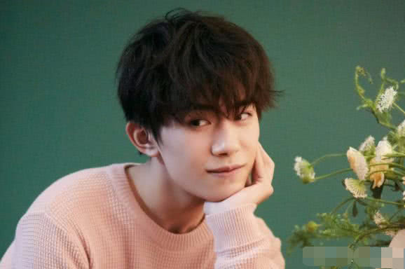 王俊凯王源易烊千玺解散谁更火,tfboys七周年王俊凯和易烊千玺