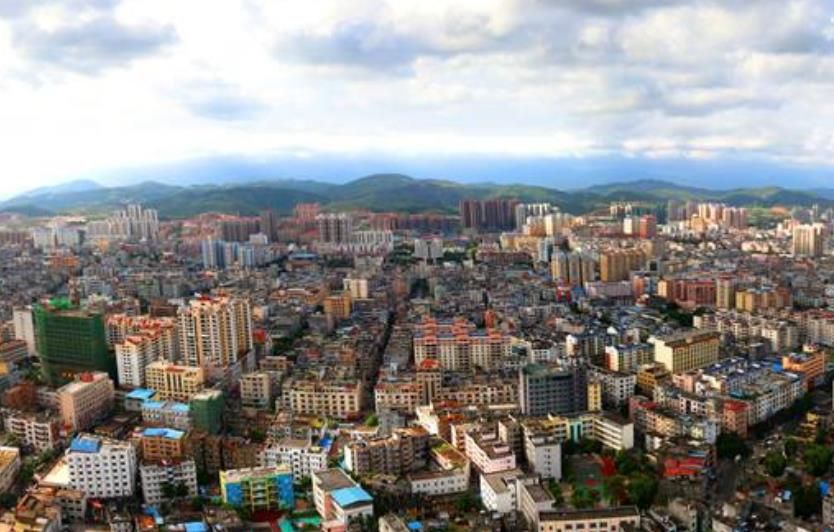 和越南边境隔着一条河的中国城市,中国与越南隔河相望的城市