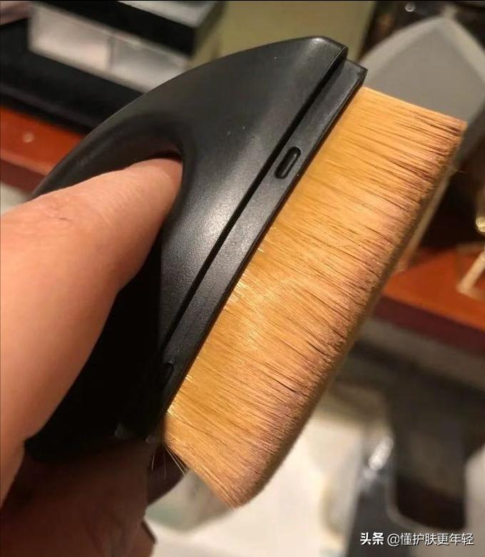 日常妆容用些什么粉底液好,怎样涂粉底液才会更好看