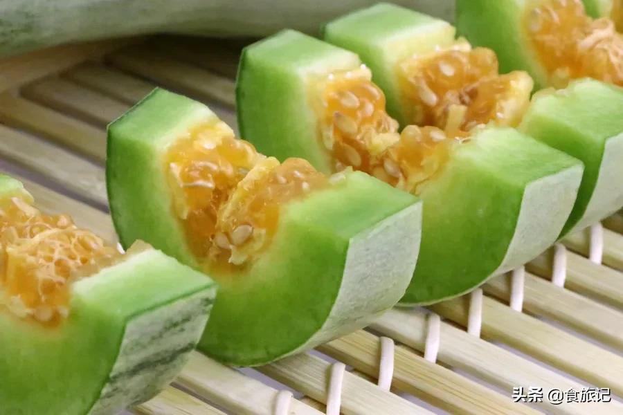 这瓜一肚子蜜汁,掰开就漏!闻着香、咬着脆、一口下去甜到醉