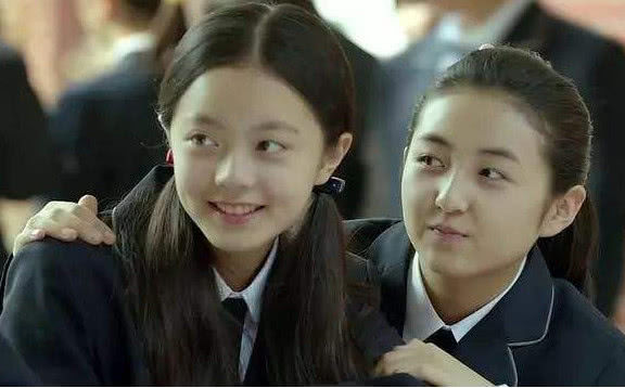 《流浪地球》中的朵朵,长得比关晓彤还美,网友:这孩子必火!