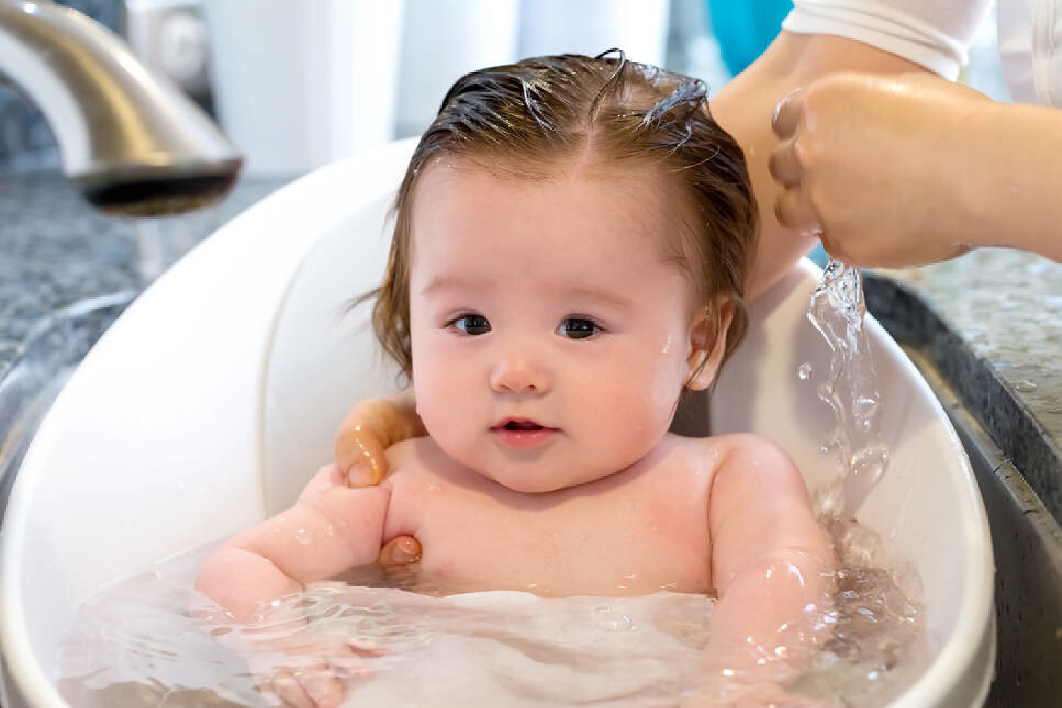 冬天浴霸正确使用方法,冬天多久给宝宝洗一次澡