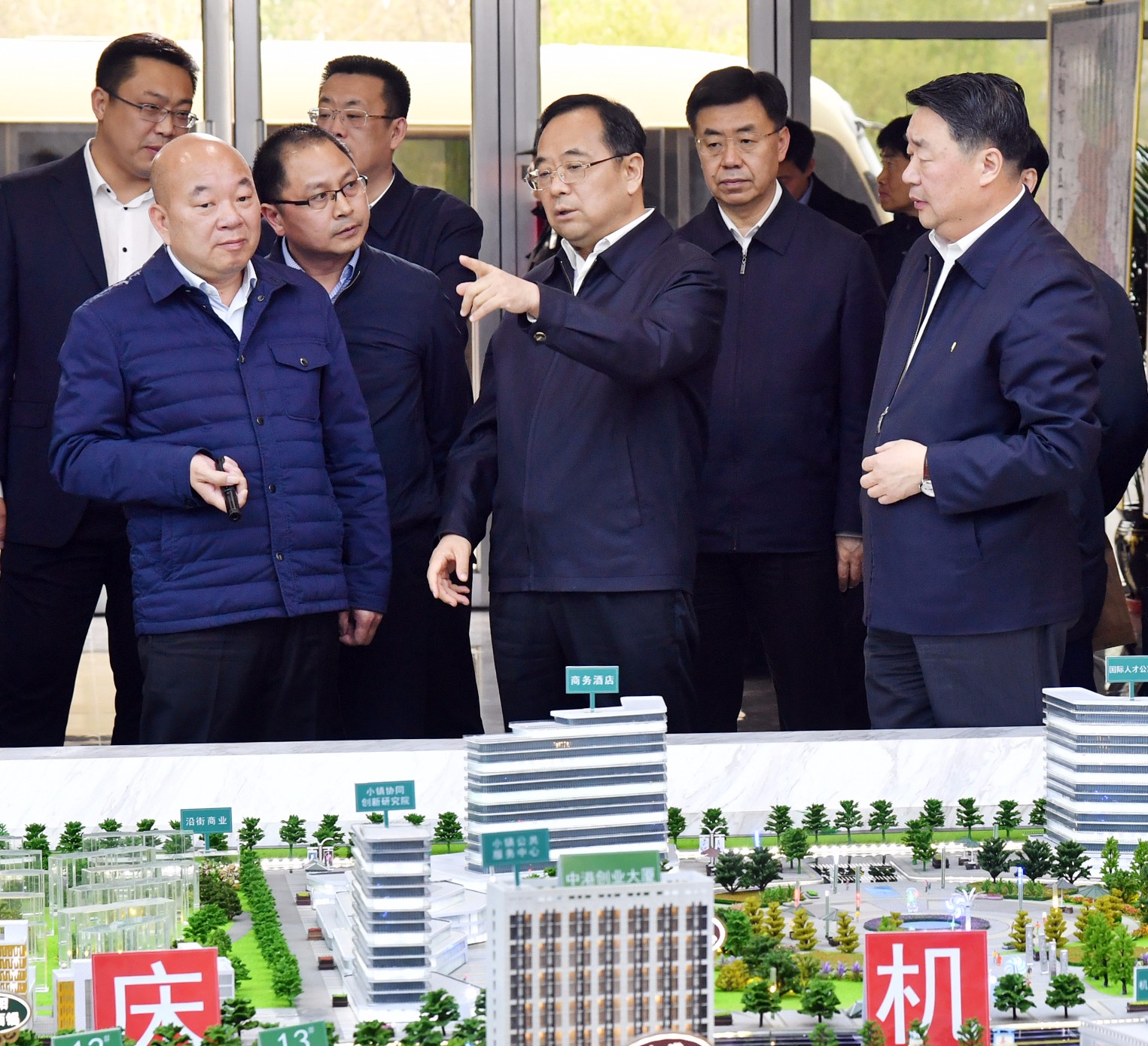 张雷在于洪区永安机床小镇调研时强调：着力打造产业集聚功能完善的特色小镇