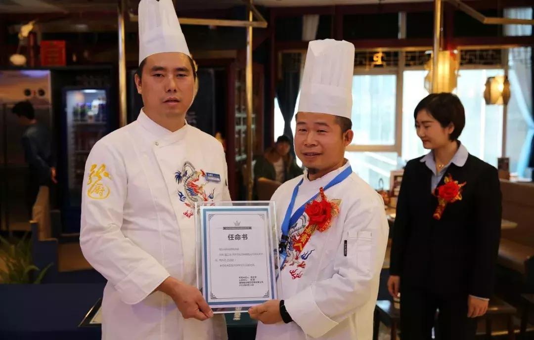 这家店开业人气挤爆长沙悦方，到底是湘菜头牌……