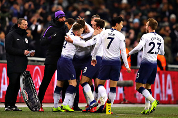 小球童快发界外球助攻热刺,骚操作足球过人