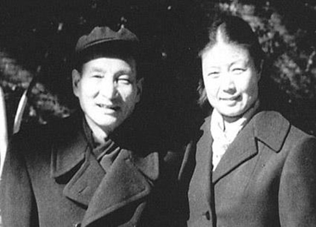 *云陈**作为“*共中**八老”之一，贡献仅次于*小平邓**，为何少有报道？