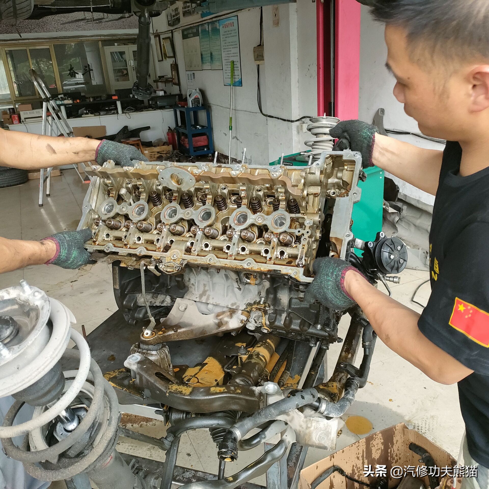 宝马e90325i2007款,宝马e90漏机油通病