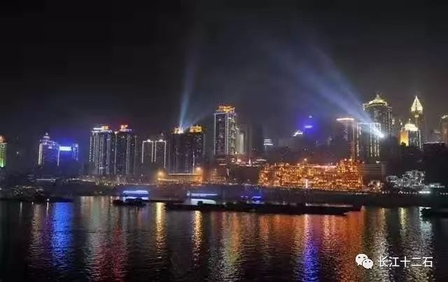 灯火阑珊——朝天门