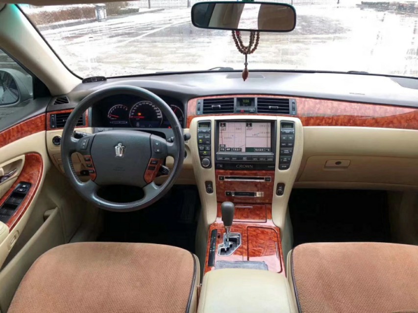 06丰田皇冠3.0,12款丰田老皇冠的经典和情怀