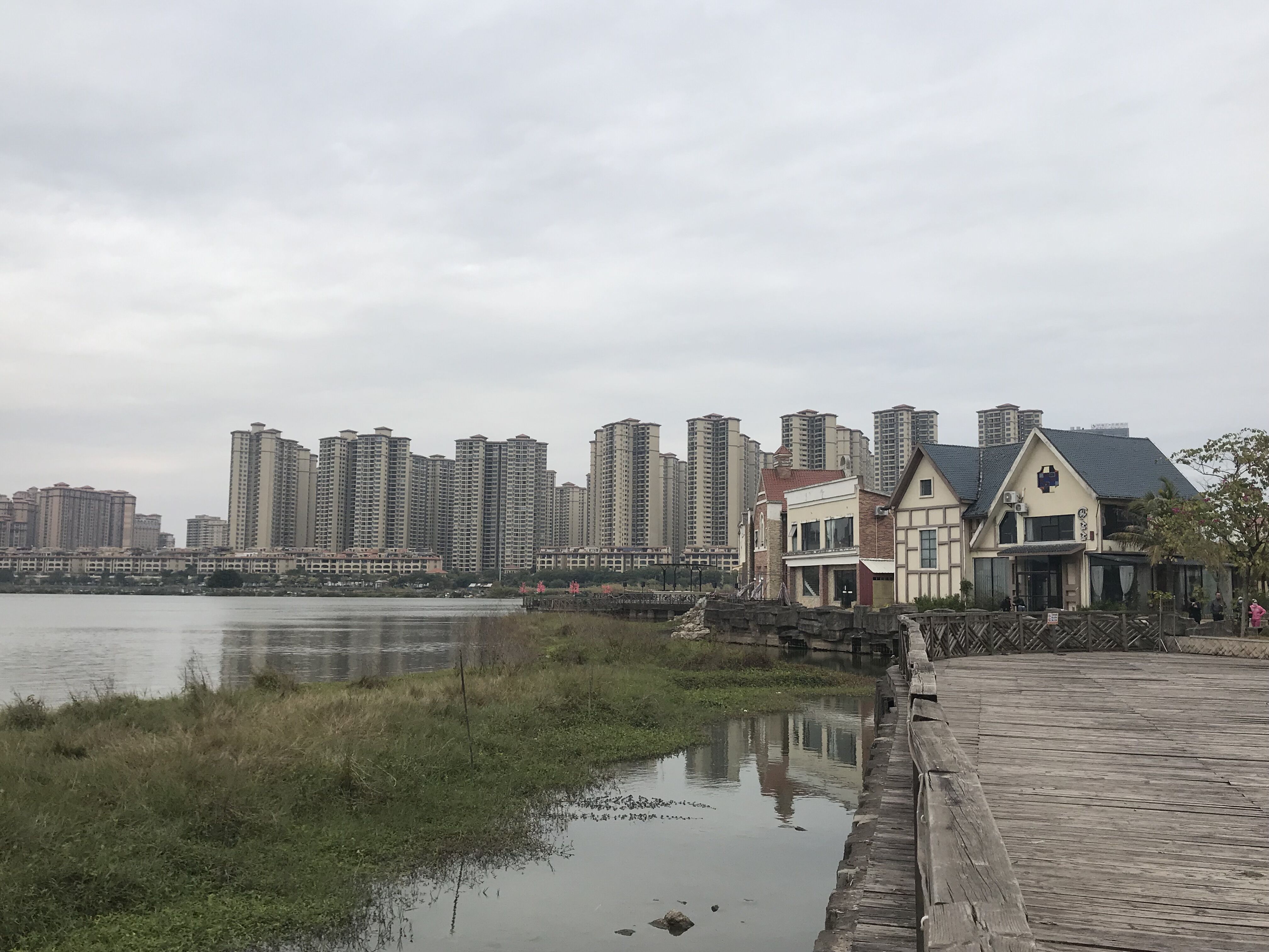 又见东兴,故地重游口岸都关闭了,不同时间不同伙伴不同心情