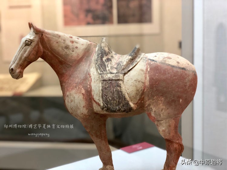 中国古代踢足球,原来古代是这样踢足球的