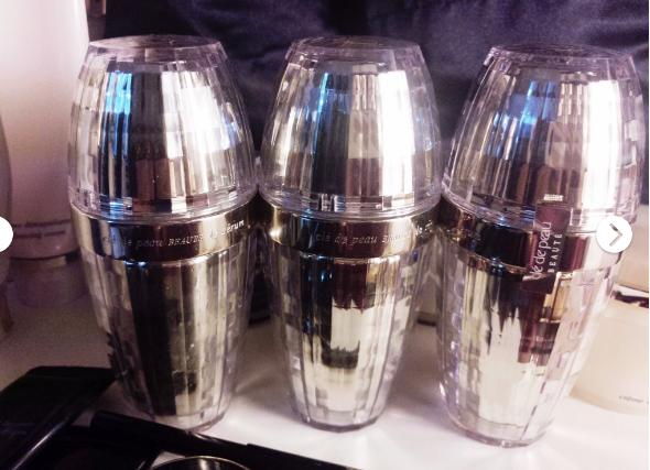 什么牌子的精华液好用性价比高,哪个牌子的精华液好用