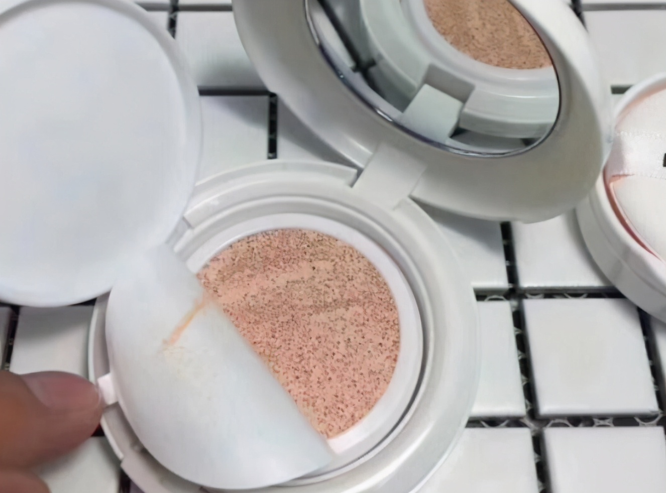 bb霜隔离粉底哪个适合裸妆使用,自然裸妆bb霜粉底液