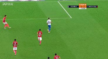 不愧恒大队魂！郑智再现核心本色：中超3次一对一锁住世界强援