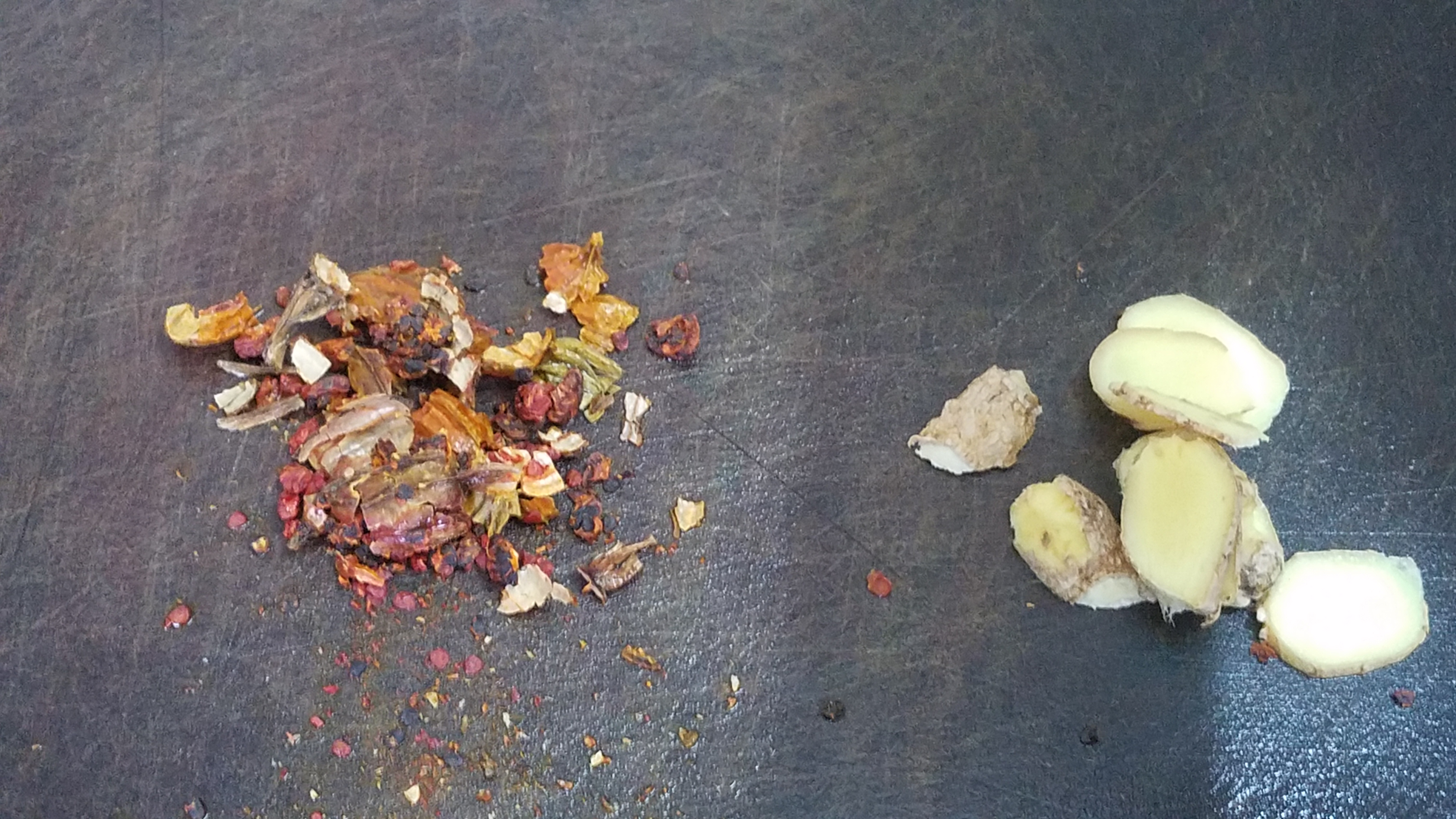 广东正宗盐焗鸡翅成品做法,家常盐焗鸡翅的简单做法