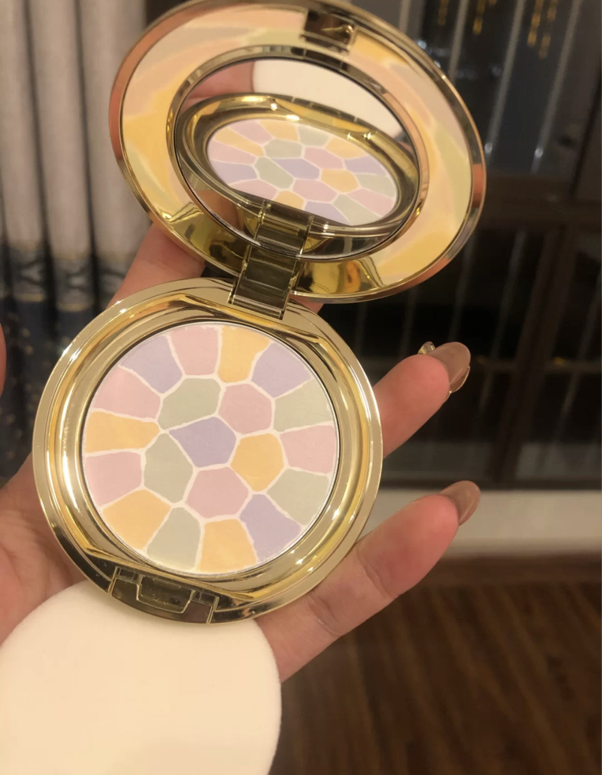 散粉中“最强王者”:E大饼有名,黛珂干口碑高,Nars更好