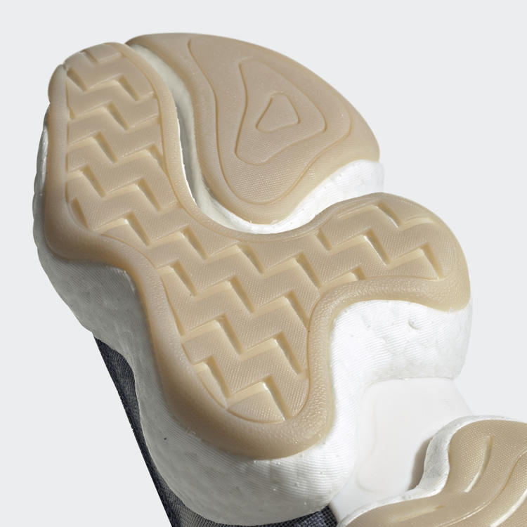 nikevs阿迪达斯篮球鞋,关于nike与adidas之间的竞争视频