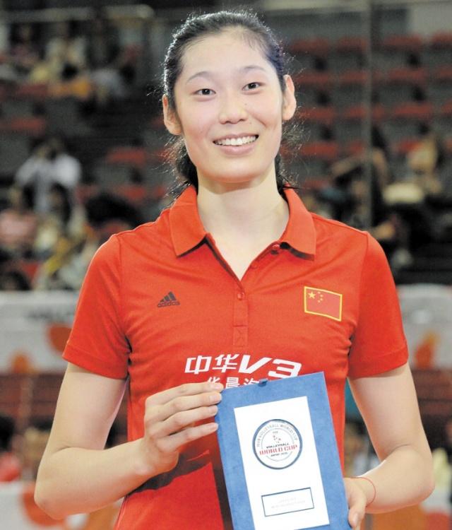 女排国手二三事：打游戏上央视，谁能想到朱婷有纹身还是睡神？