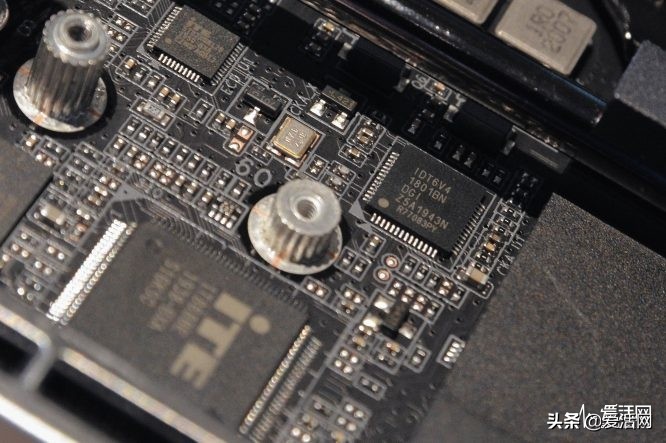 mini-ITX主板该怎么做成旗舰？来看看技嘉Z490IAORUSULTRA