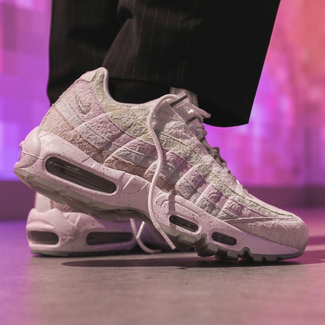 海外特卖app以霓虹灯为灵感打造皮革复古AirMax95