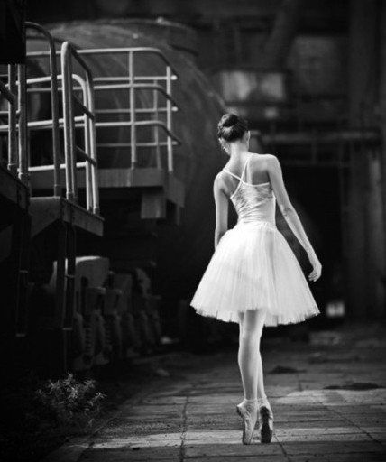 既要工作又要带孩子的妈妈心酸,既要挣钱养家又要负责带孩子学习