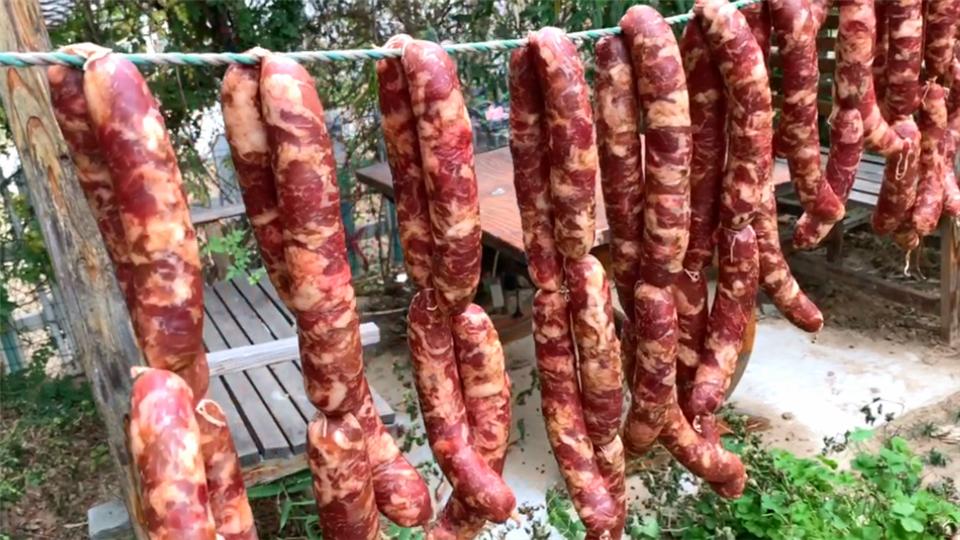 灌香肠的独家秘方一定要收藏起来,70岁大爷做腊肠