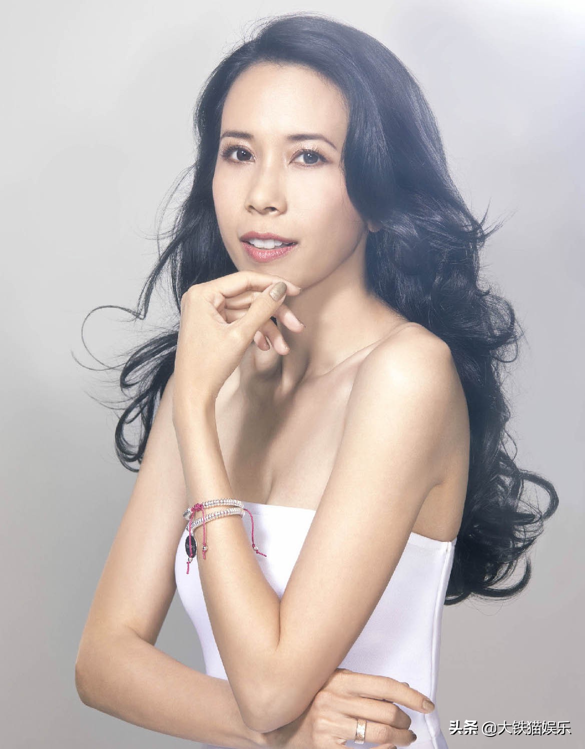 9位老牌女星今昔颜值对比,年轻时颜值惊艳的15位女星