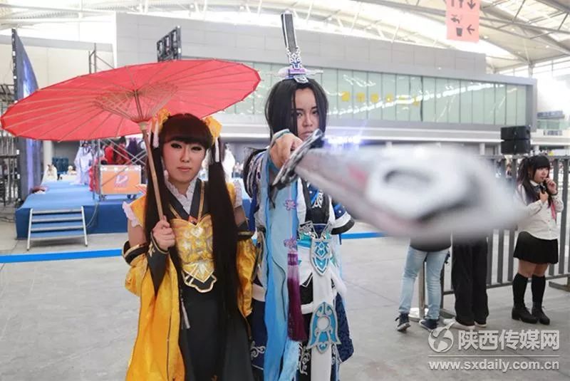 那些玩cosplay的西安年轻人，后来都成了社畜