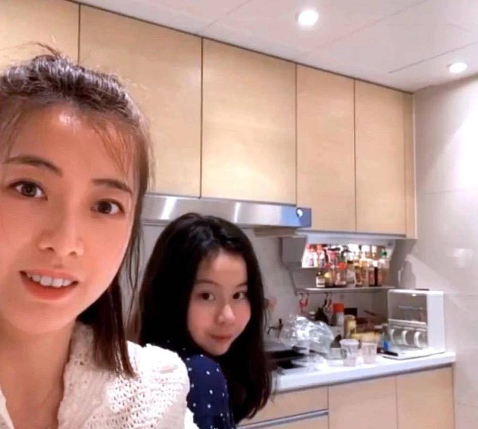 刘銮雄拍卖珍藏110瓶酒,刘銮雄拍卖76只爱马仕