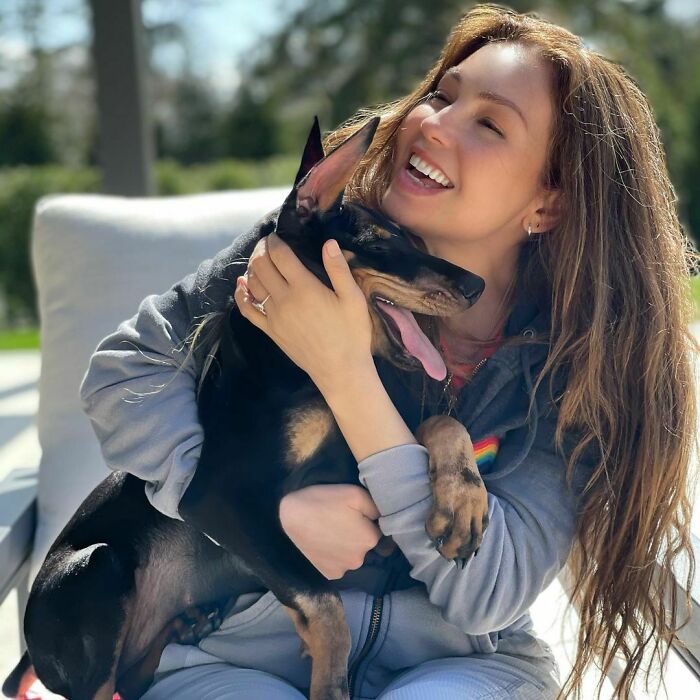 巨石强森和大狗是亲兄弟吗,巨石强森养了什么狗