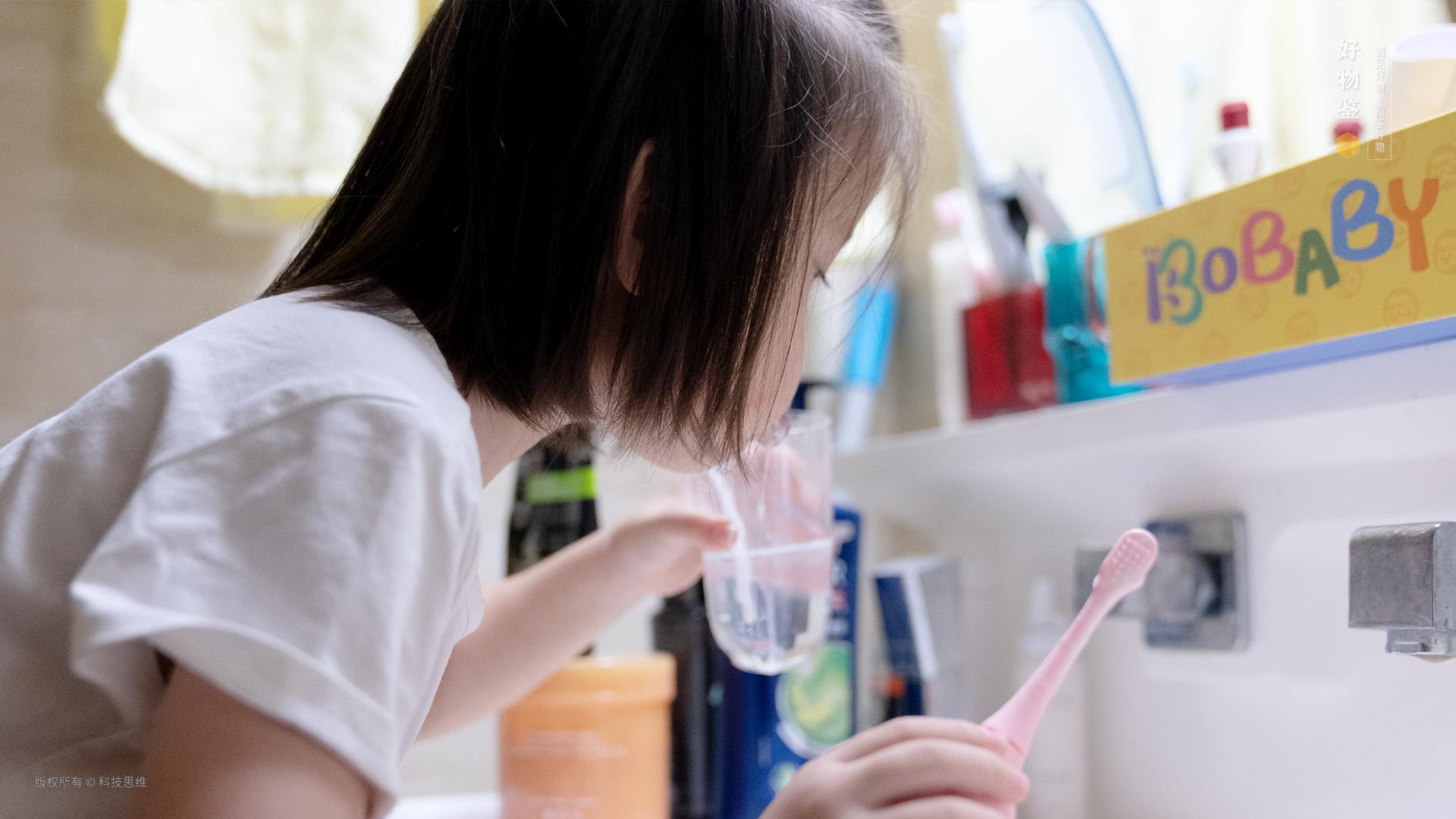 电动牙刷怎么给宝宝正确刷牙,孩子养成正确刷牙习惯的电动牙刷